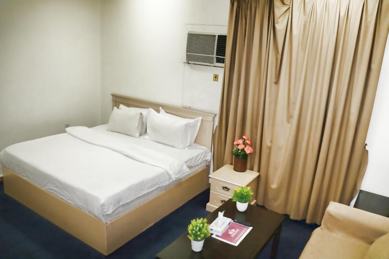 Al Farhan Hotel Suites ริยาดห์ ภายนอก รูปภาพ