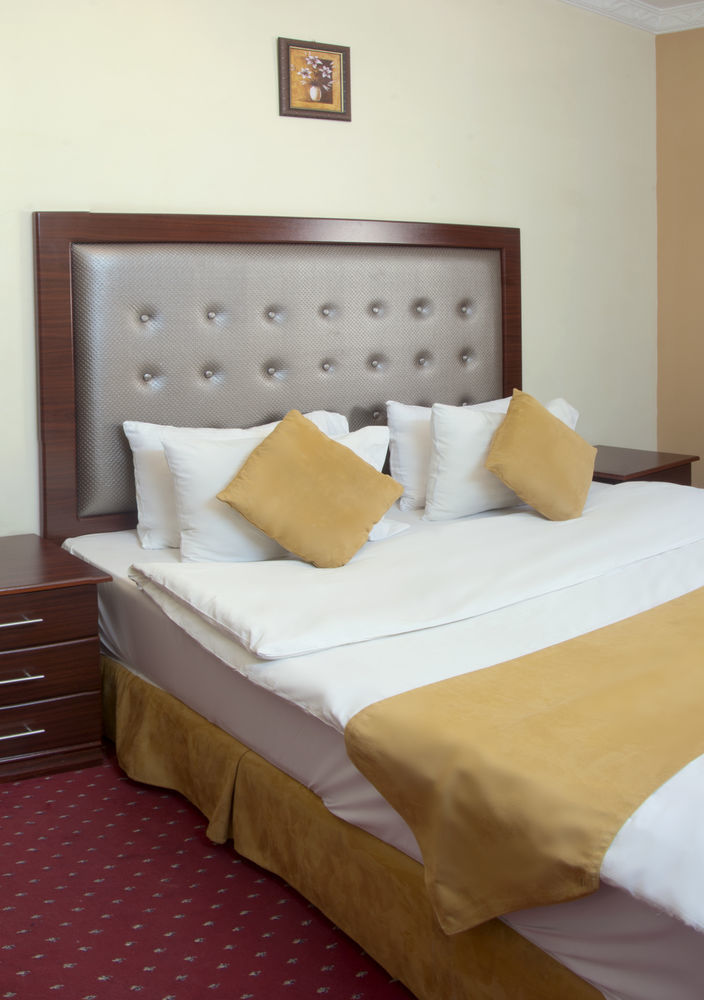 Al Farhan Hotel Suites ริยาดห์ ภายนอก รูปภาพ